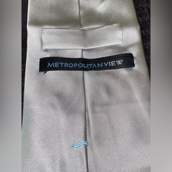 Metropolitan View Tie - Picture 4 of 4